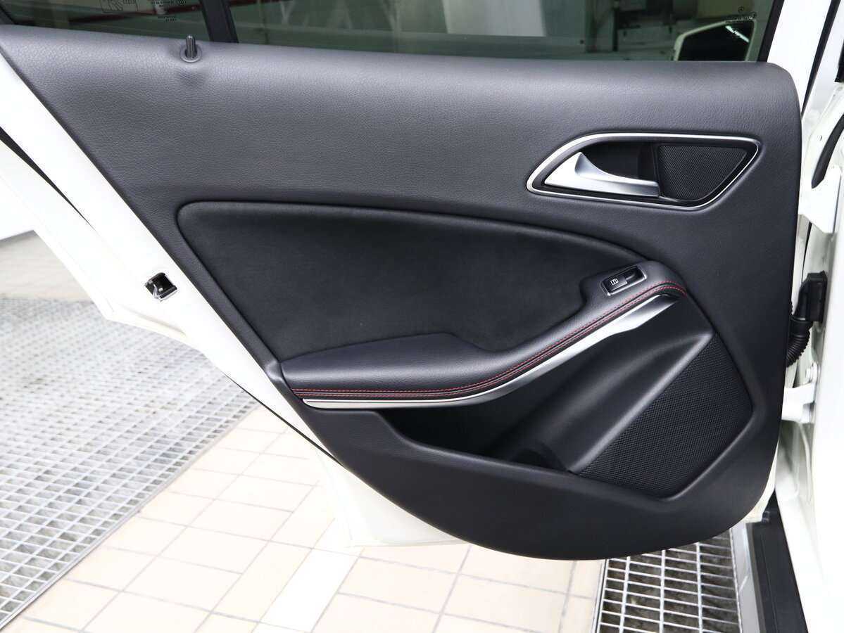Mercedes-Benz GLA 200, 2016 Фото №11