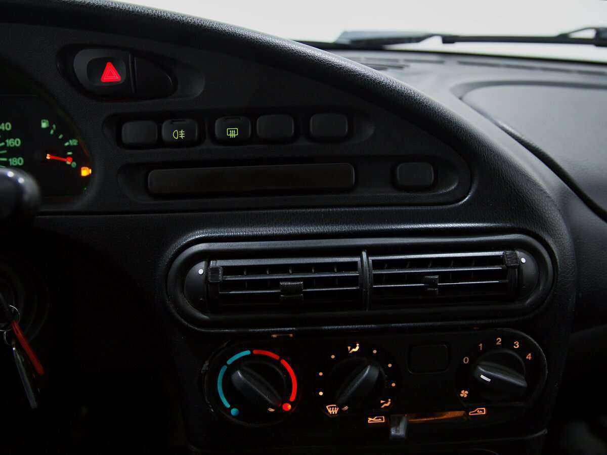 Chevrolet Niva, 2017 Фото №12