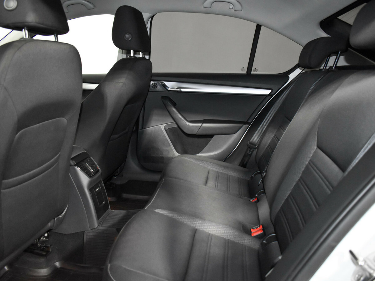 Skoda Octavia III (A7) Рестайлинг, 2018 Фото №9