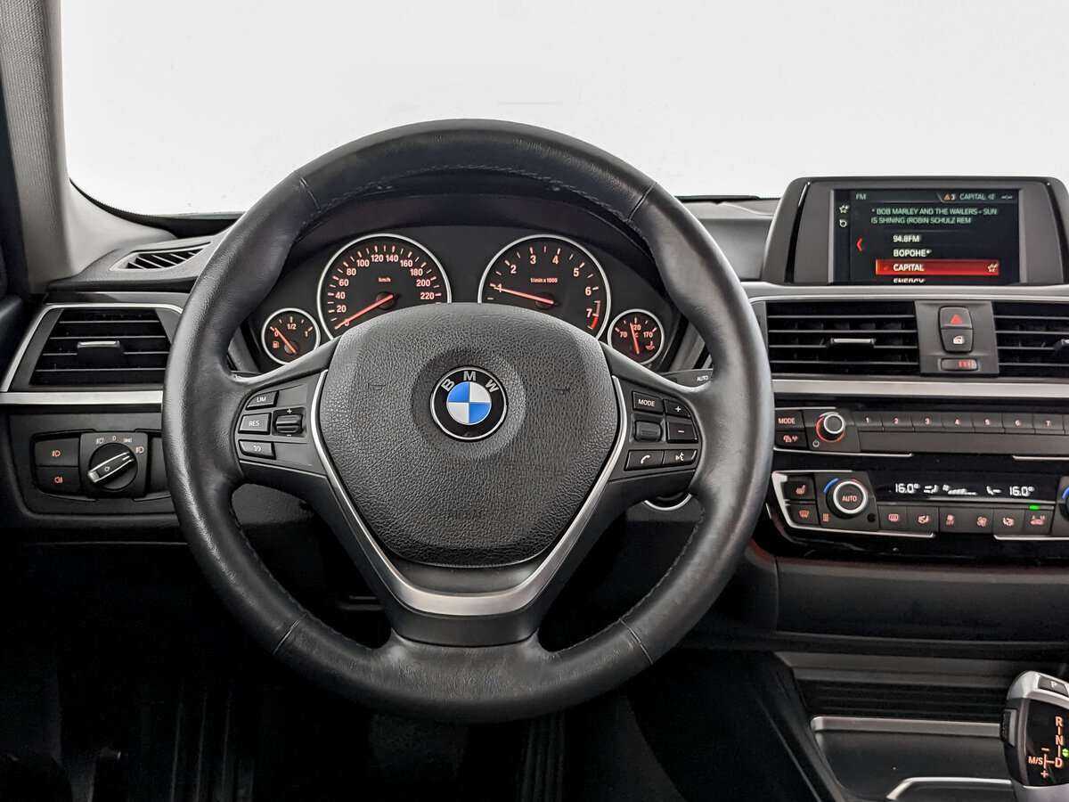 BMW 3 серии 318i, 2017 Фото №16