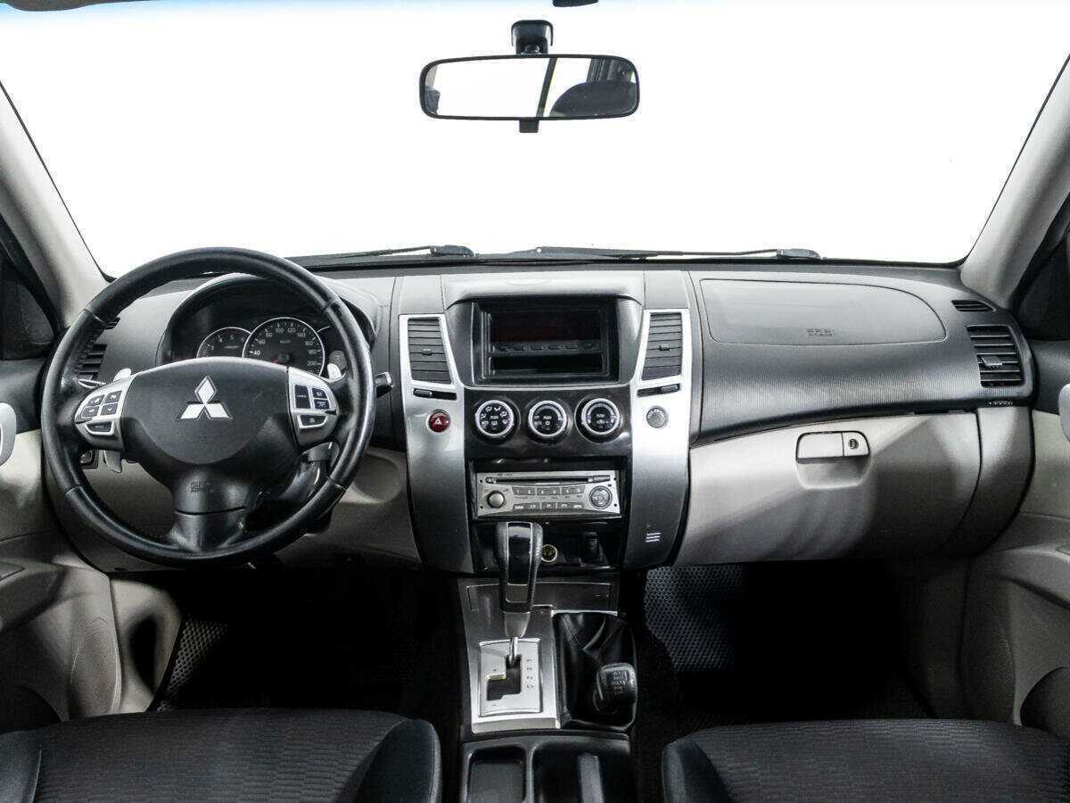 Mitsubishi Pajero Sport, 2012 Фото №14