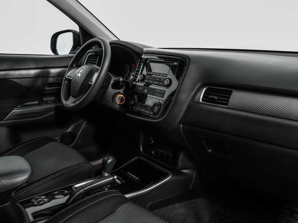 Mitsubishi Outlander, 2018 Фото №11