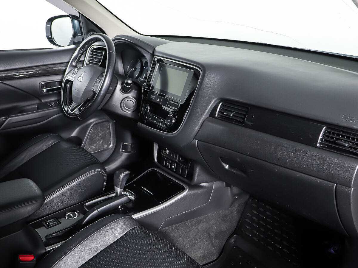 Mitsubishi Outlander, 2017 Фото №9