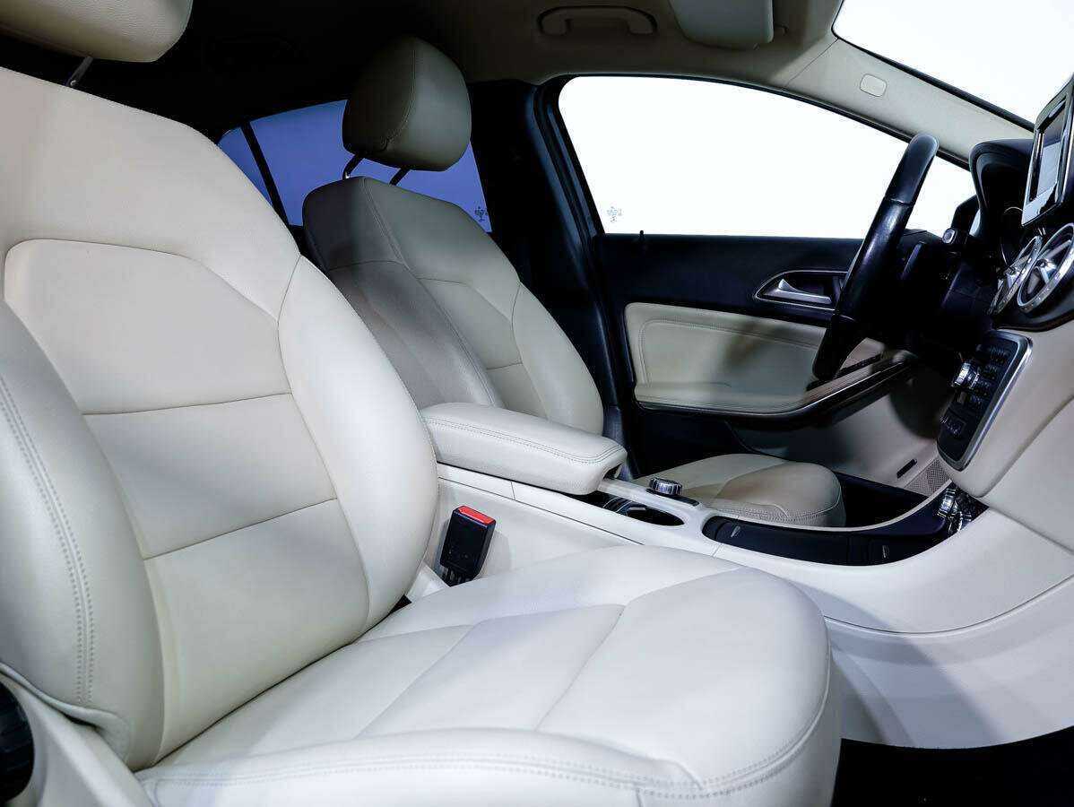 Mercedes-Benz GLA 200, 2015 Фото №10