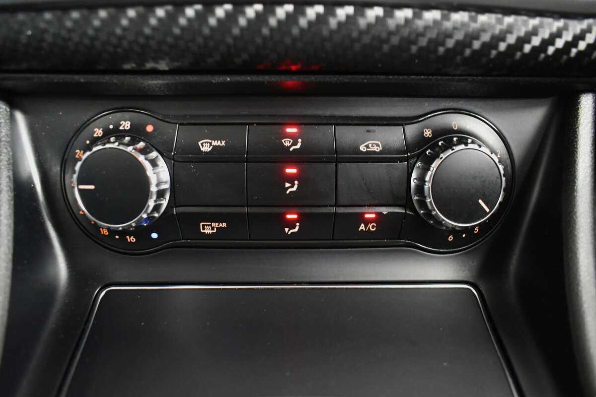 Mercedes-Benz GLA 200, 2018 Фото №10