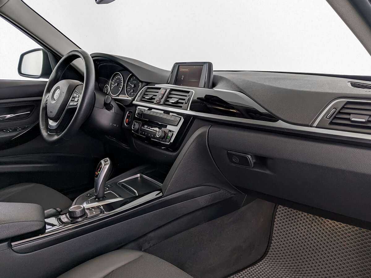 BMW 3 серии 318i, 2018 Фото №9