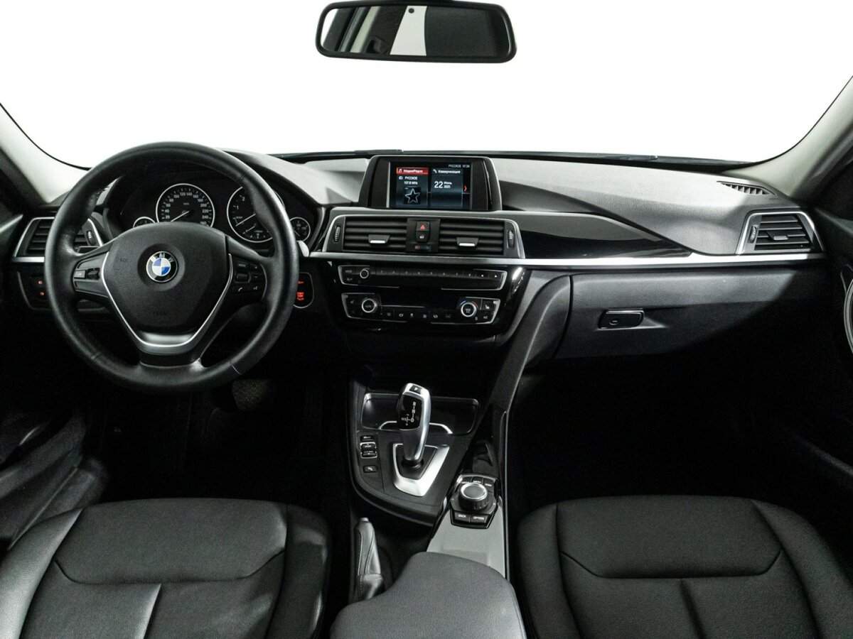BMW 3 серии 318i, 2017 Фото №13