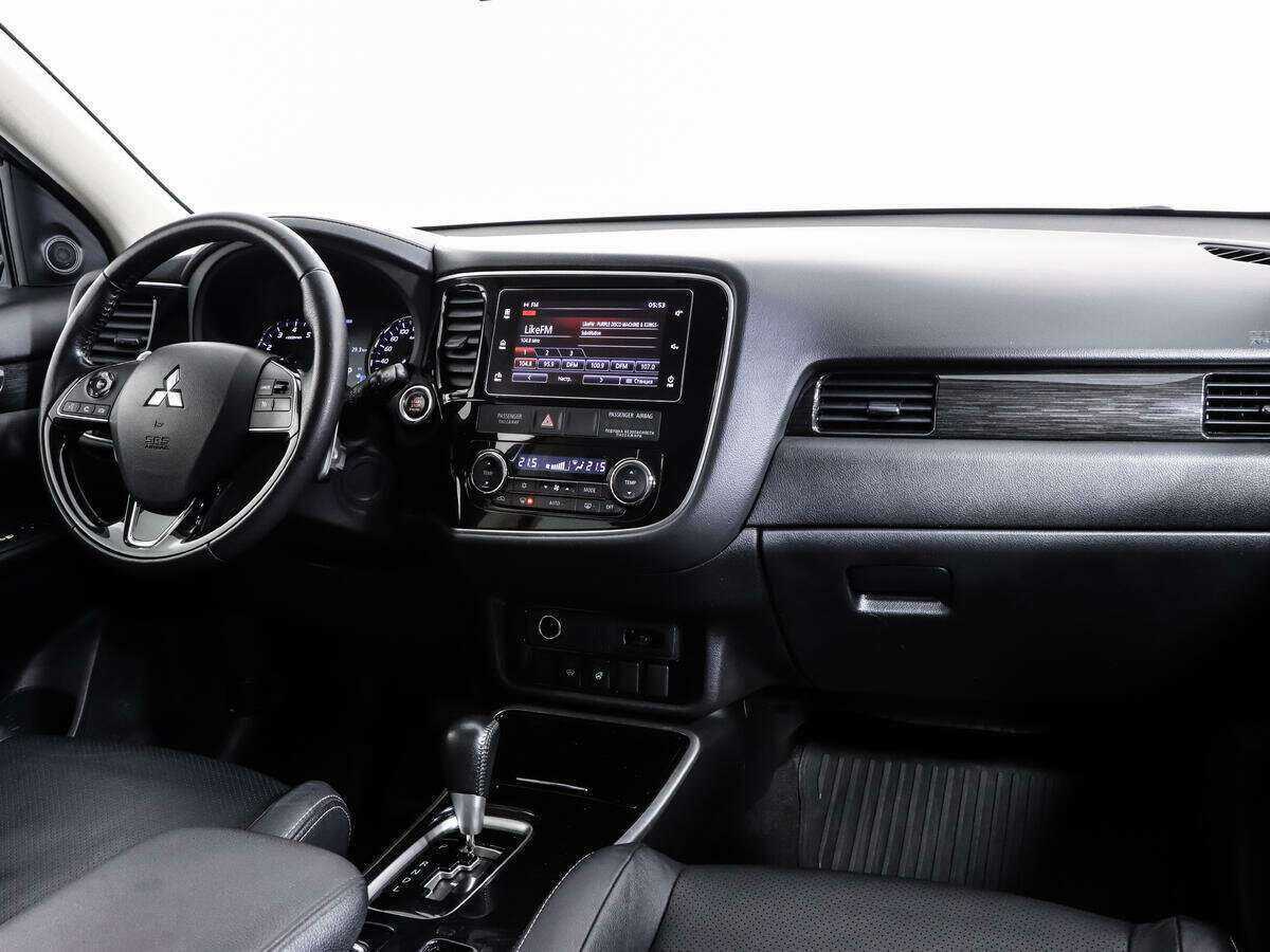 Mitsubishi Outlander, 2018 Фото №7