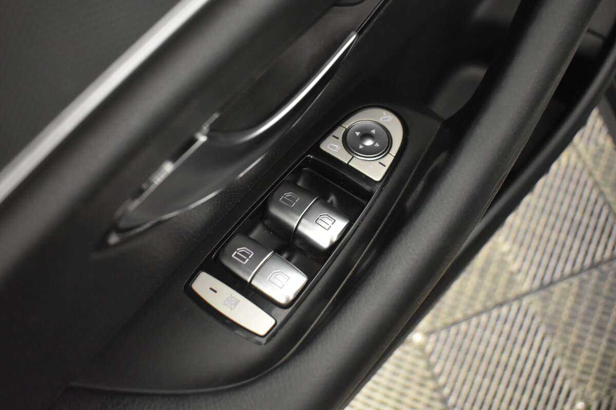 Mercedes-Benz E-Класс 200 d, 2018 Фото №8