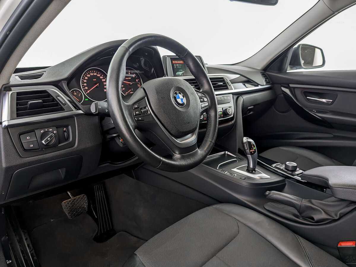 BMW 3 серии 318i, 2017 Фото №13