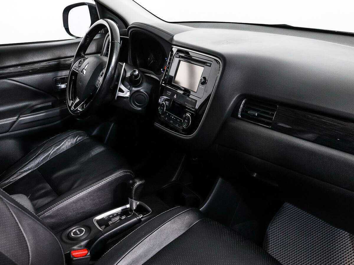 Mitsubishi Outlander, 2016 Фото №13