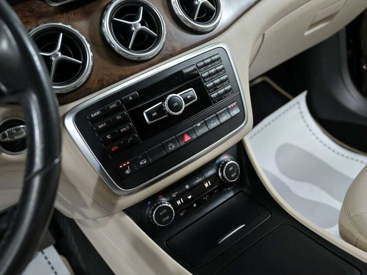 Mercedes-Benz GLA 250, 2014 Фото №11