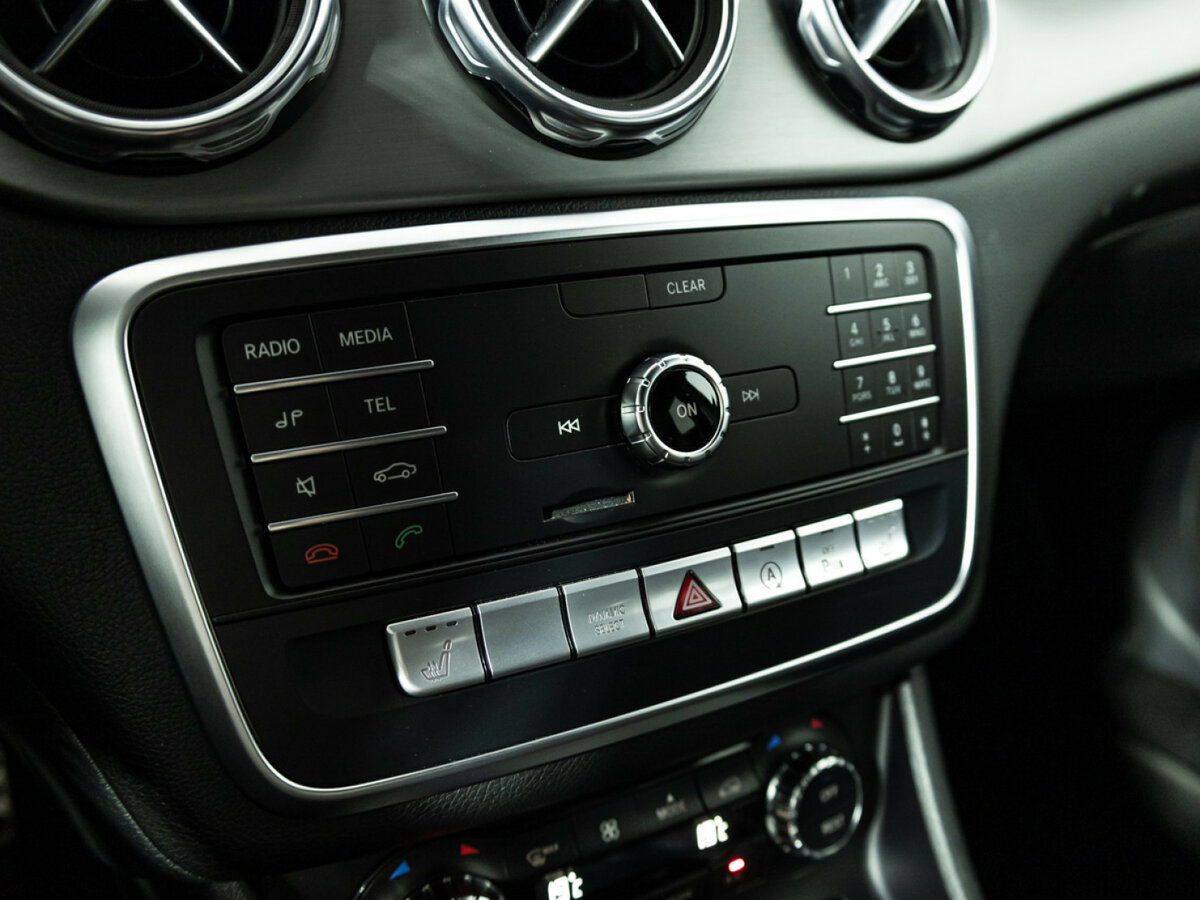 Mercedes-Benz GLA 200 I (X156) Рестайлинг, 2019 Фото №15