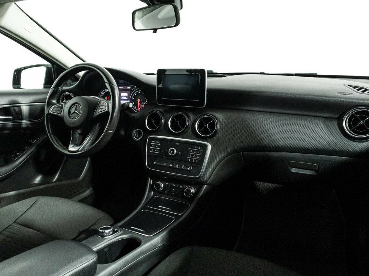 Mercedes-Benz A-Класс 180, 2017 Фото №9