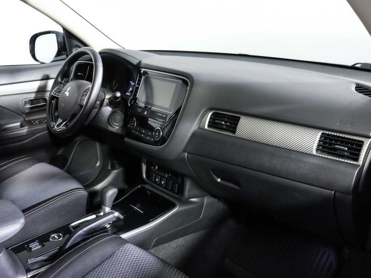 Mitsubishi Outlander, 2018 Фото №7
