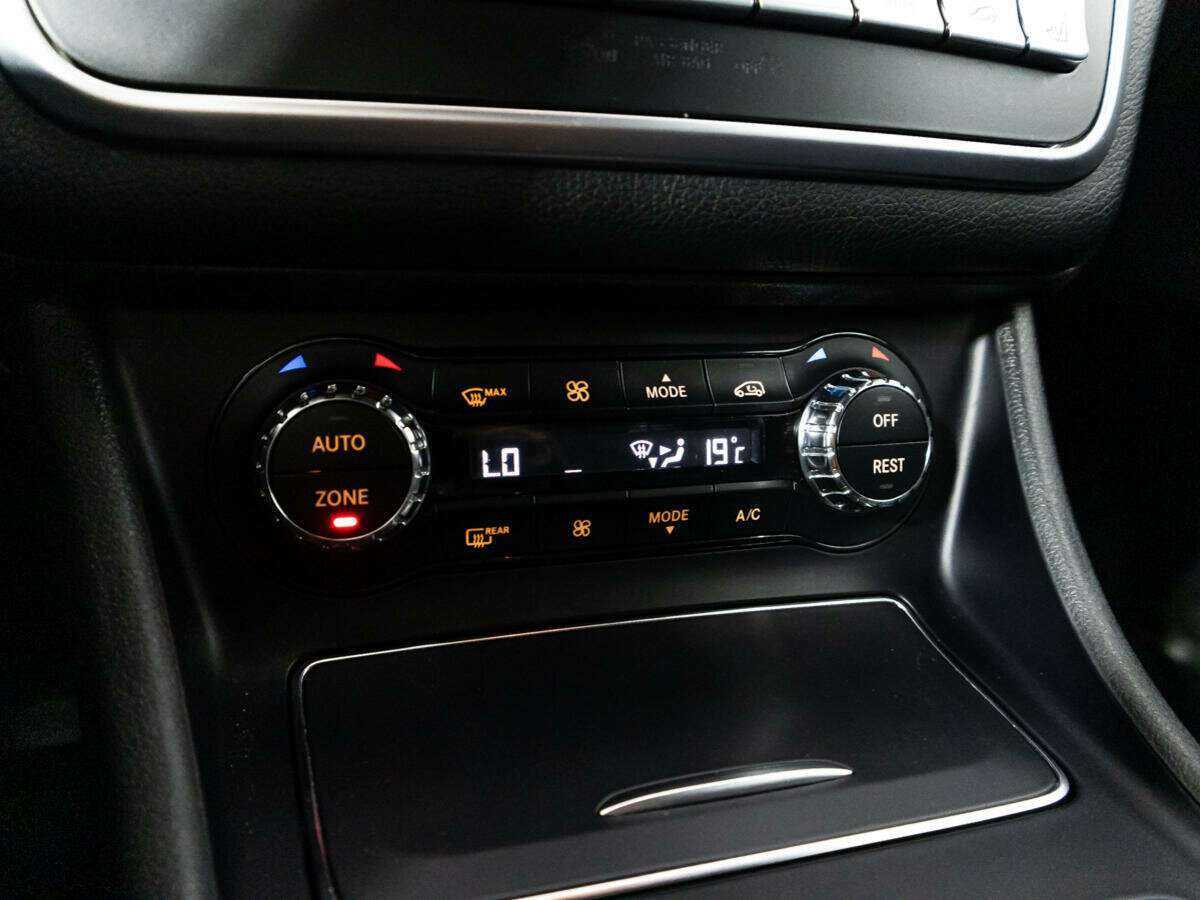 Mercedes-Benz GLA 250, 2018 Фото №16