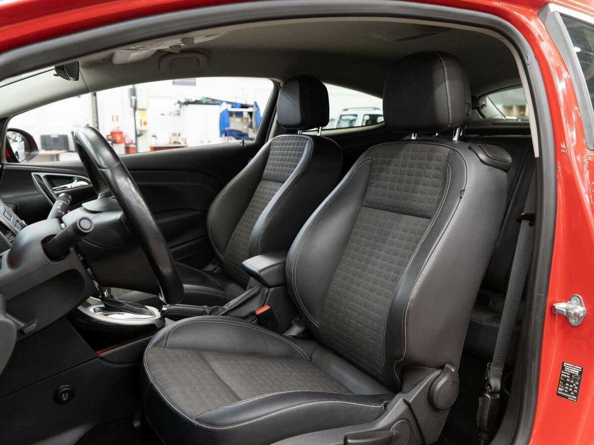 Opel Astra GTC, 2012 Фото №6