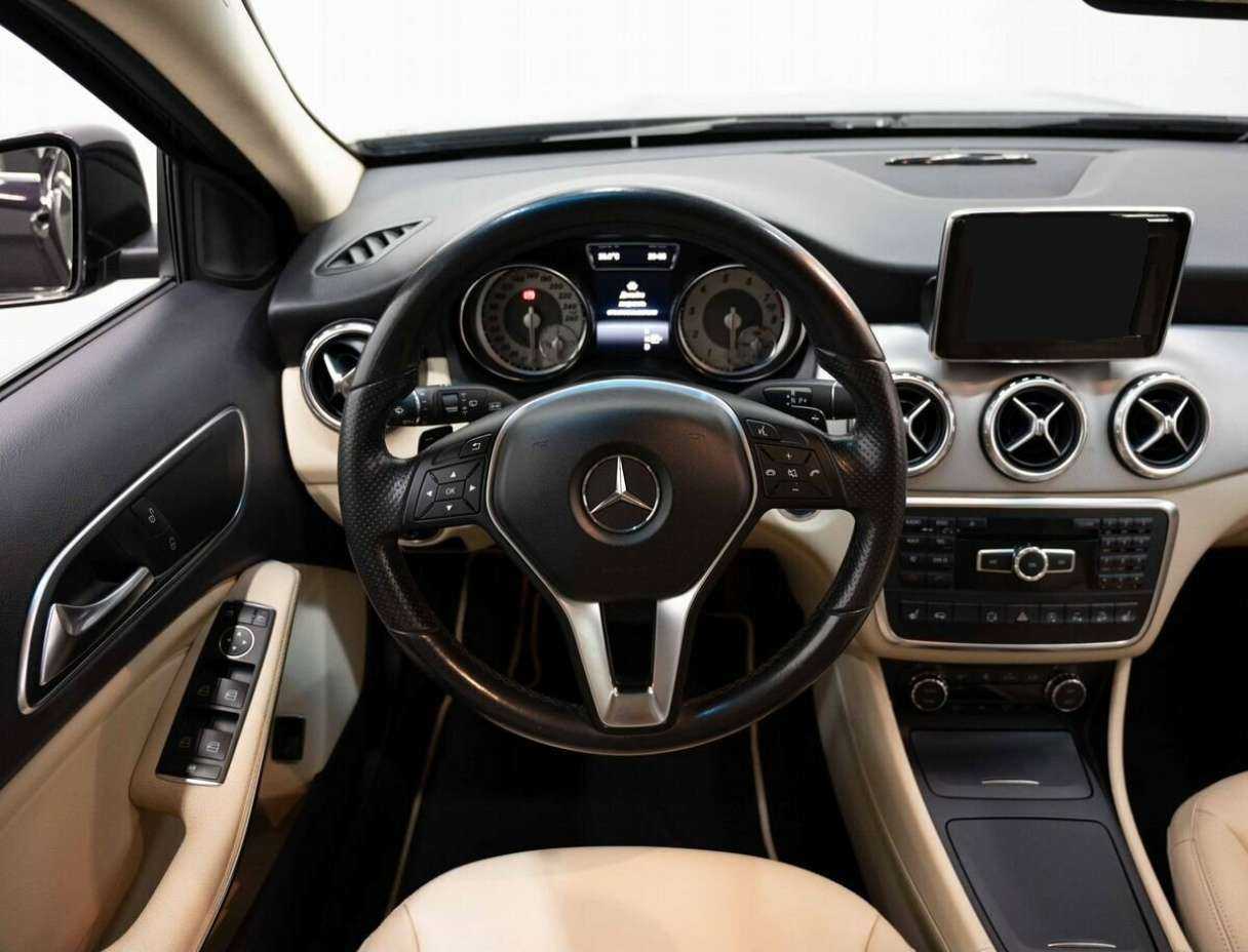 Mercedes-Benz GLA 250, 2015 Фото №12