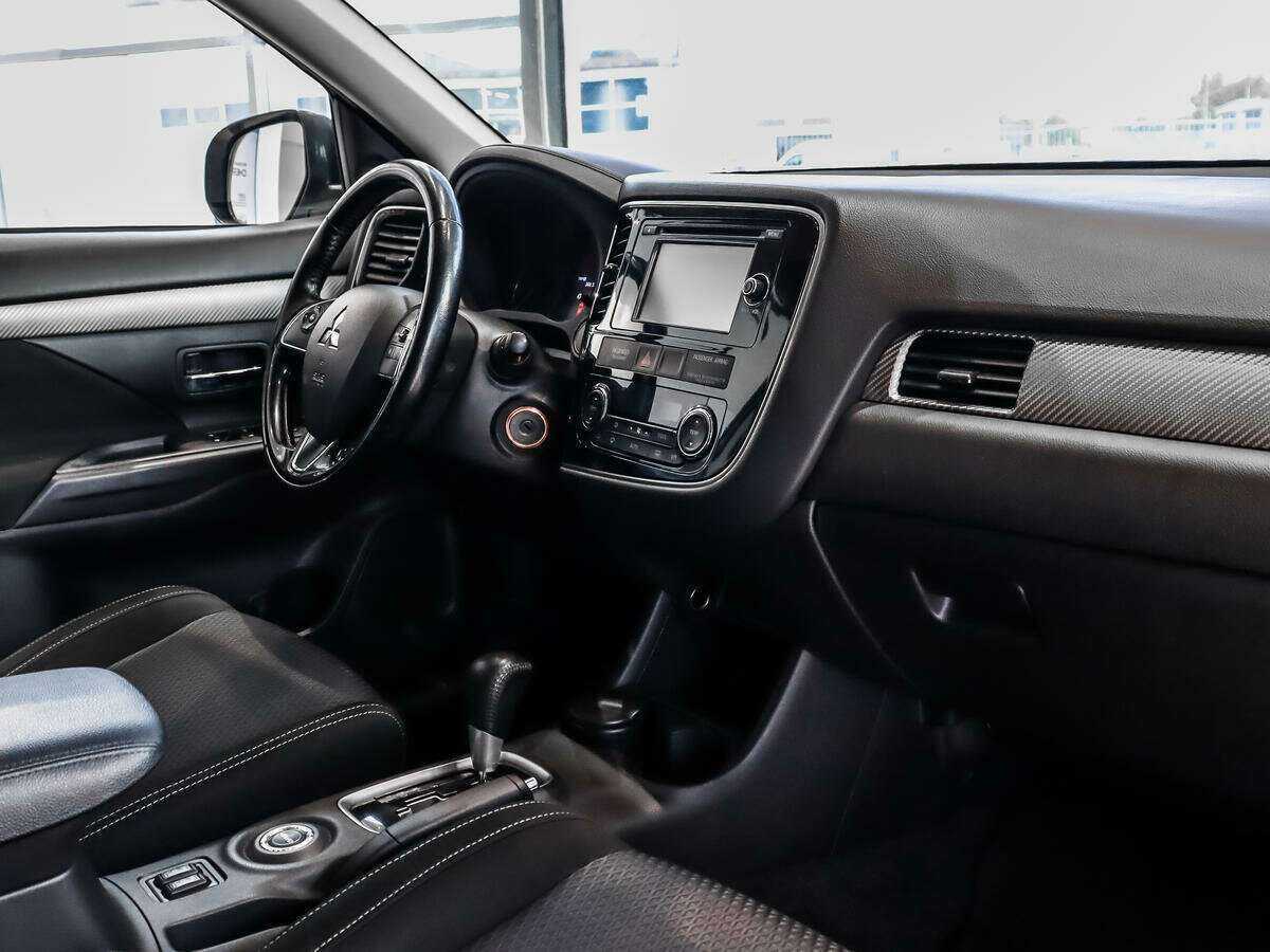 Mitsubishi Outlander, 2016 Фото №11