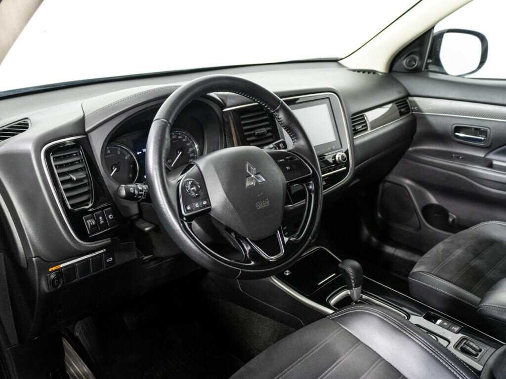 Mitsubishi Outlander, 2021 Фото №11