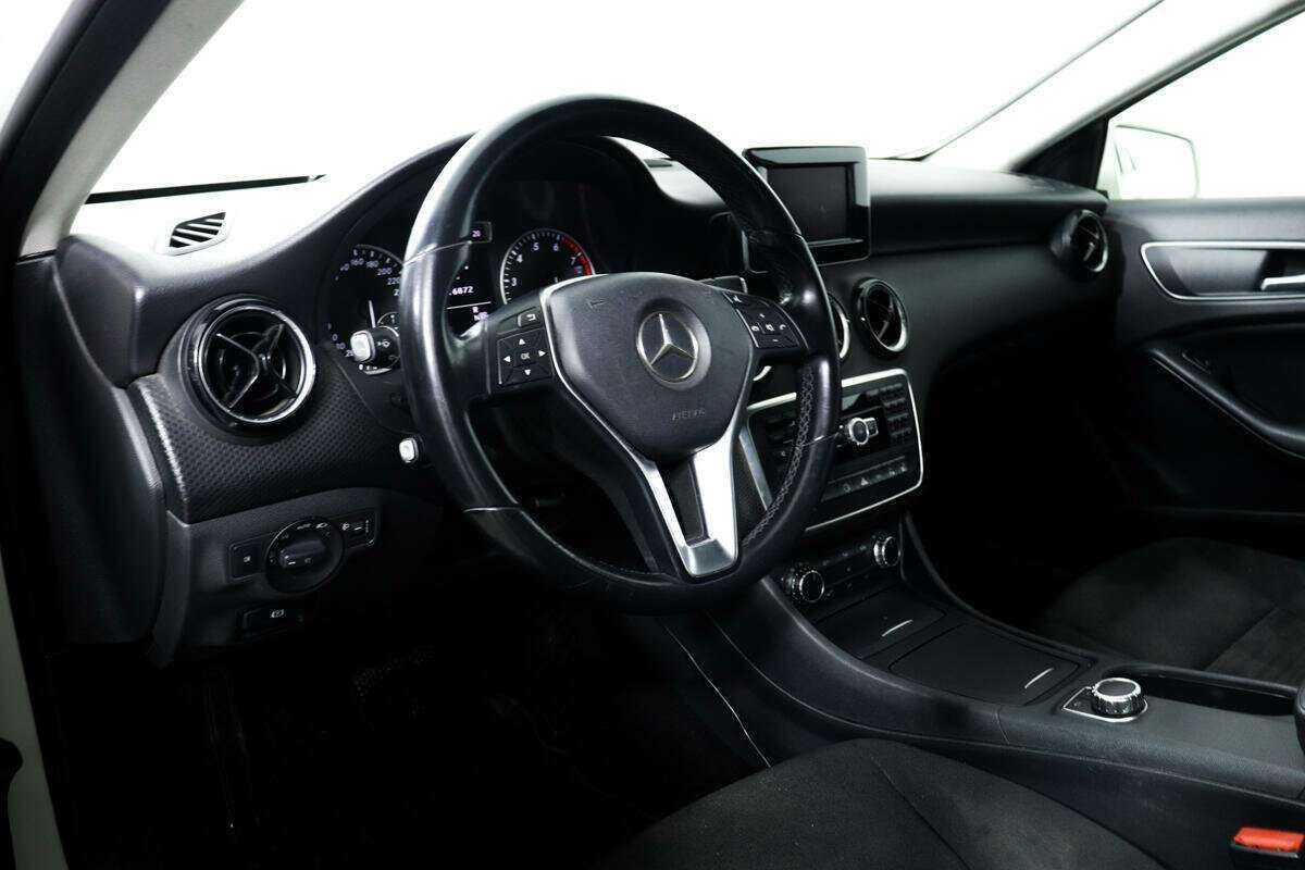 Mercedes-Benz A-Класс 180, 2014 Фото №13