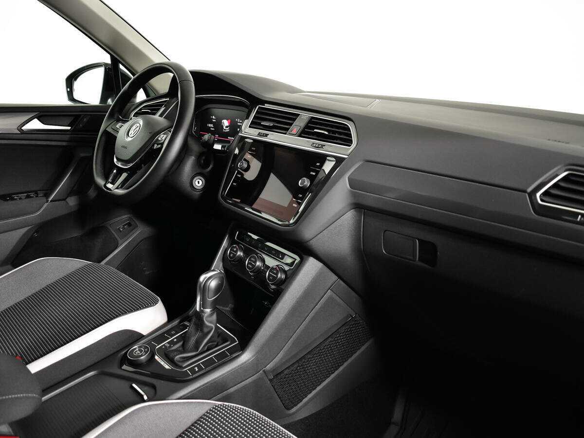 Volkswagen Tiguan, 2019 Фото №8