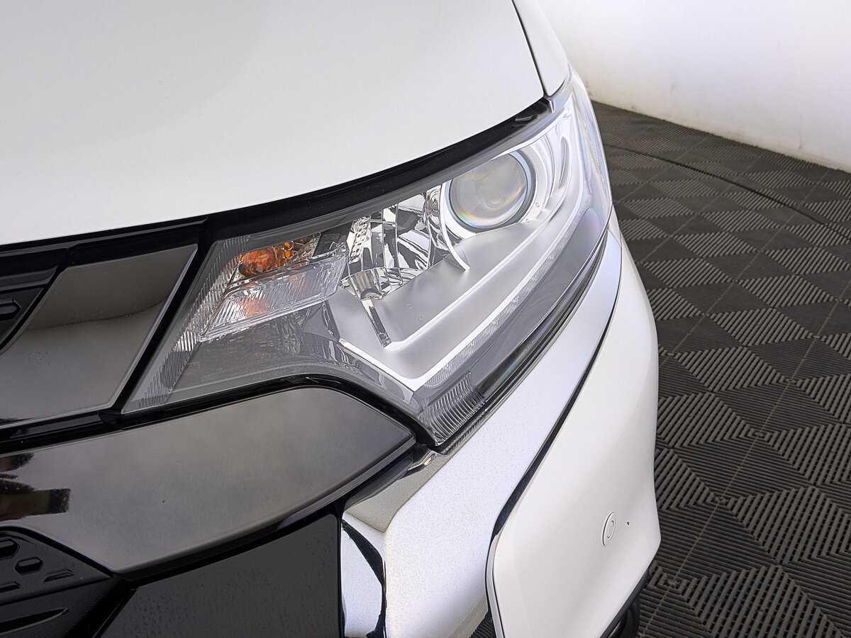 Mitsubishi Outlander, 2022 Фото №11