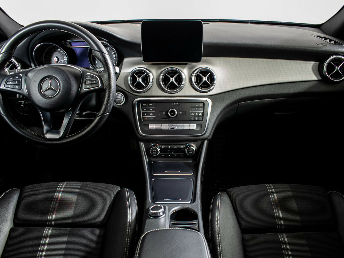 Mercedes-Benz GLA 200 I (X156) Рестайлинг, 2018 Фото №11