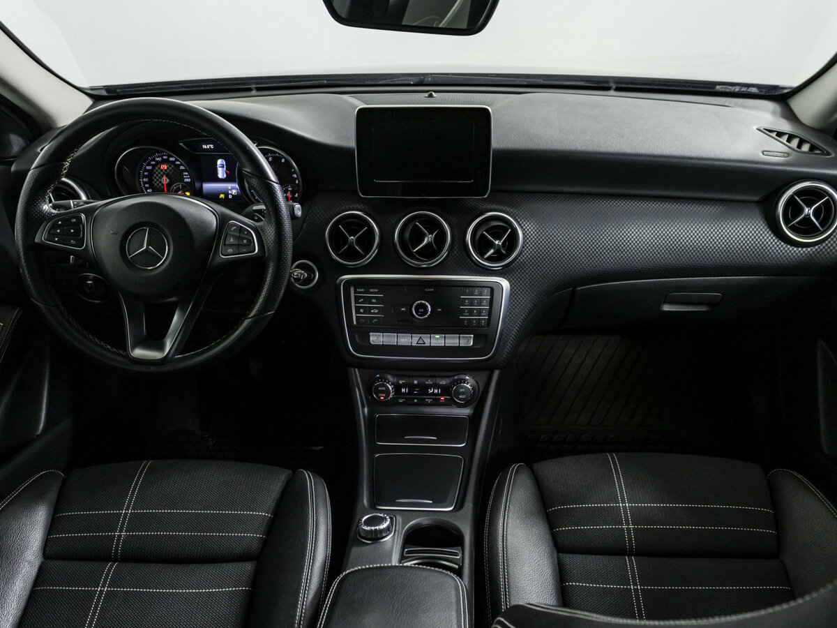 Mercedes-Benz A-Класс 180 III (W176) Рестайлинг, 2016 Фото №12