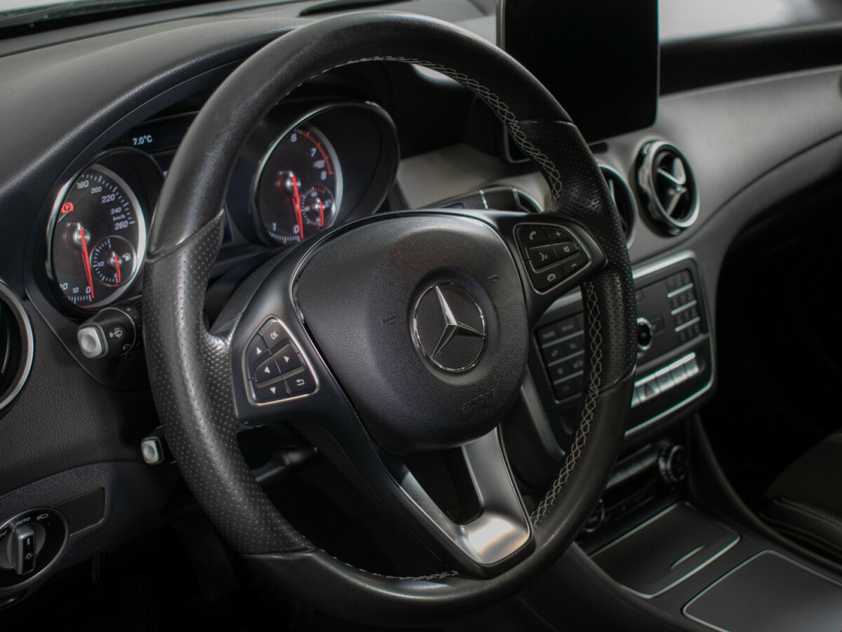 Mercedes-Benz GLA 200 I (X156) Рестайлинг, 2018 Фото №13