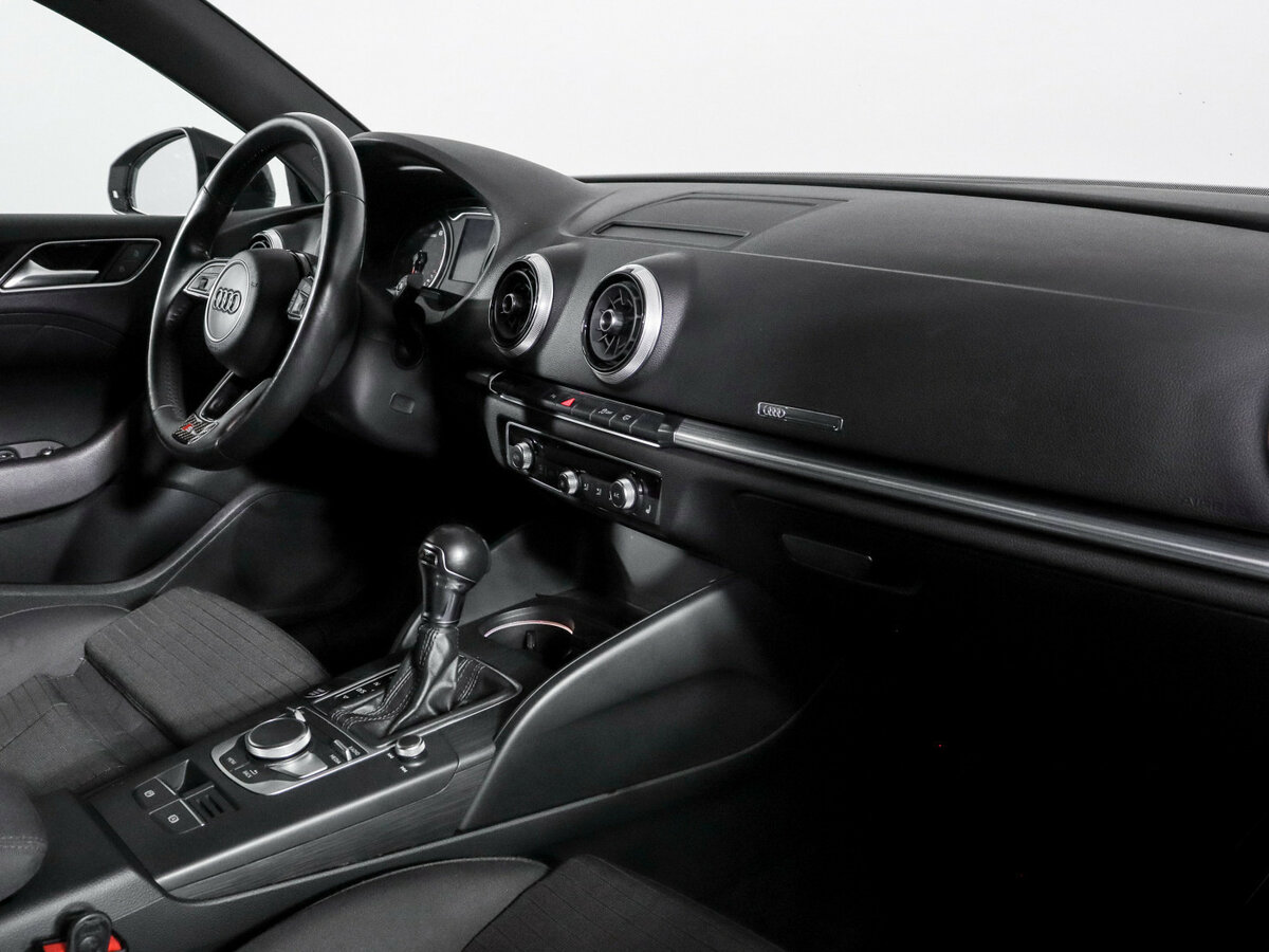 Audi A3 III (8V) Рестайлинг, 2018 Фото №9