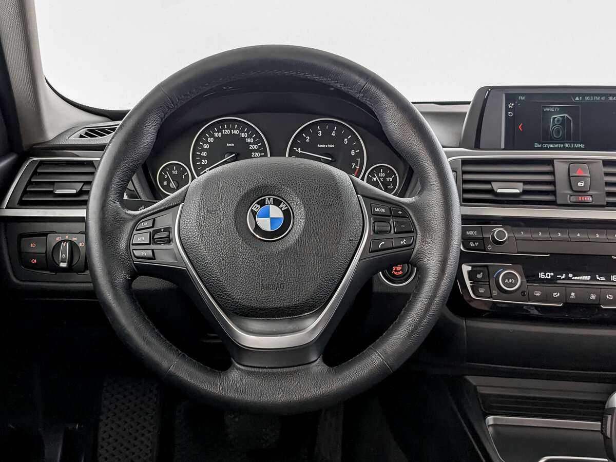 BMW 3 серии 318i, 2018 Фото №17