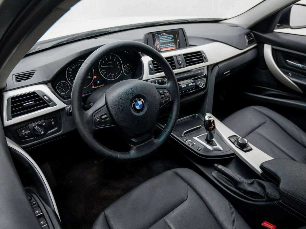 BMW 3 серии 318i, 2016 Фото №13