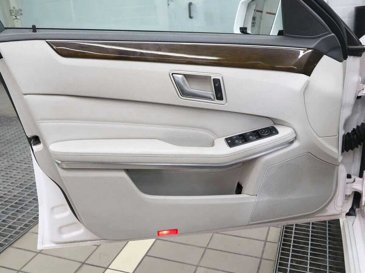 Mercedes-Benz E-Класс 200, 2014 Фото №12