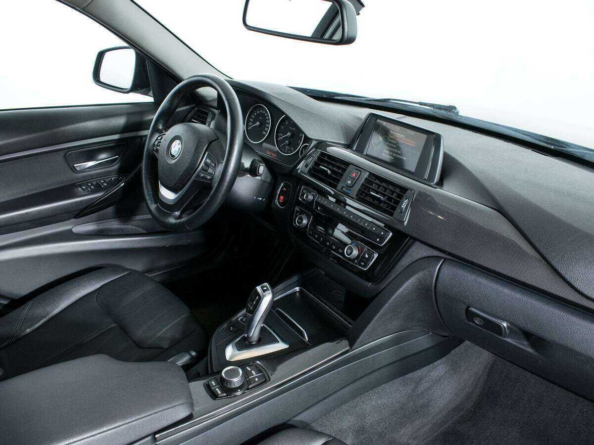BMW 3 серии 318i, 2017 Фото №9
