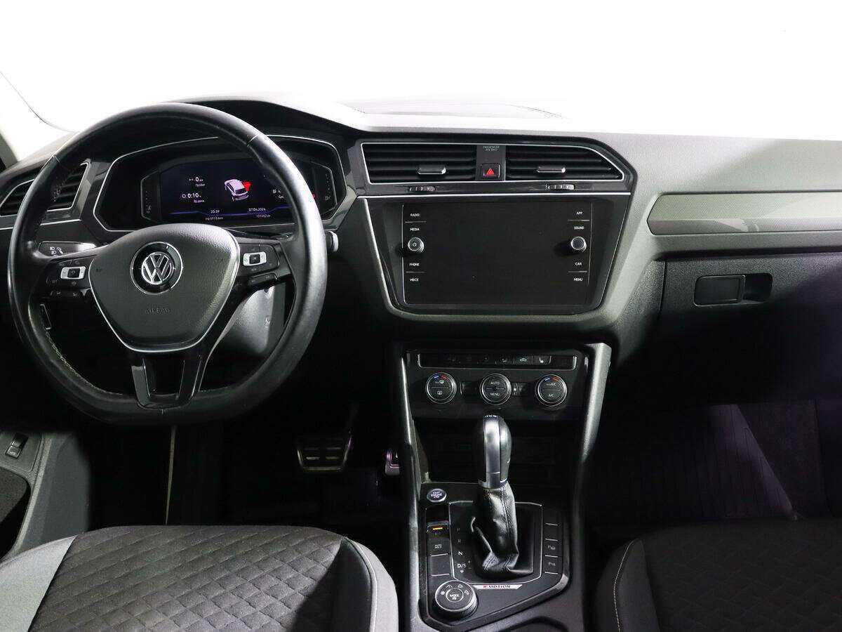 Volkswagen Tiguan, 2018 Фото №10
