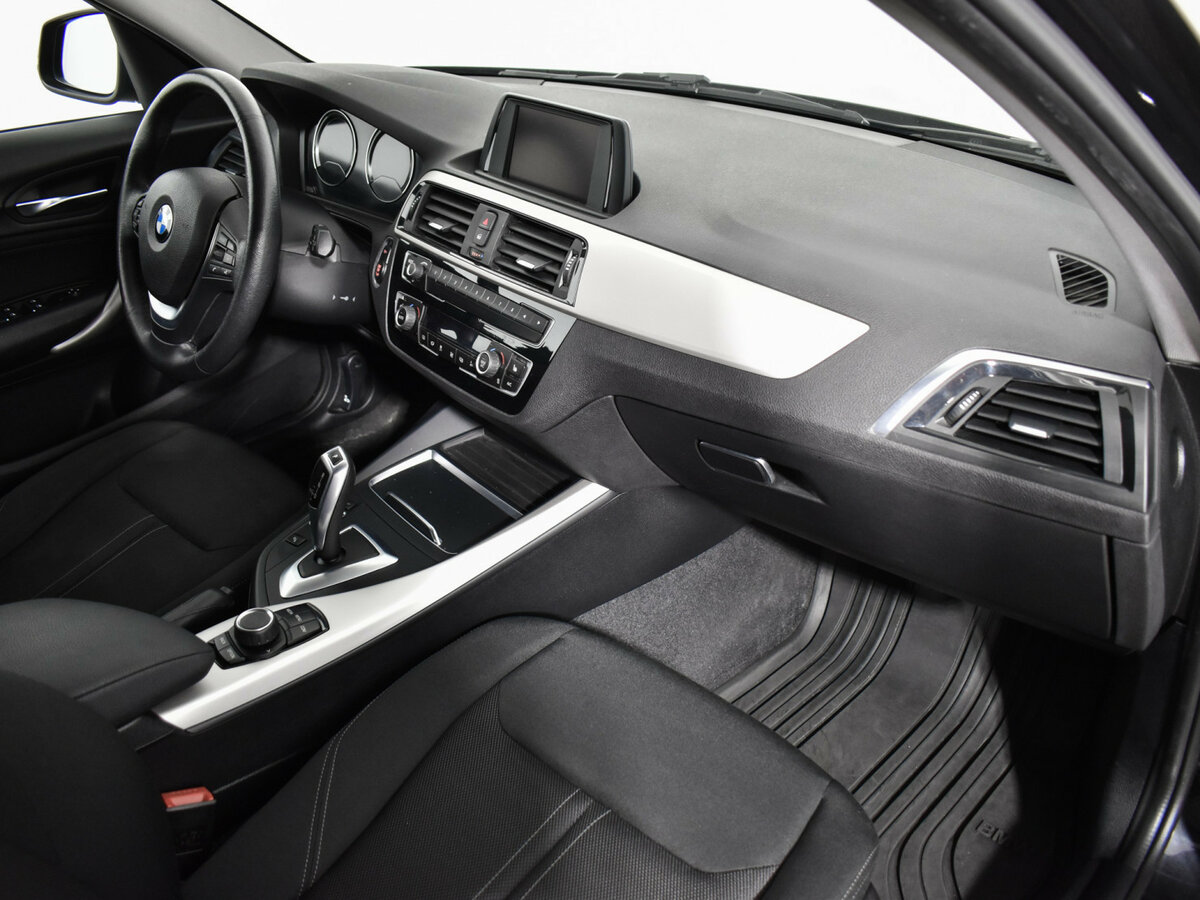 BMW 1 серии 118i II (F20/F21) Рестайлинг 2, 2017 Фото №12
