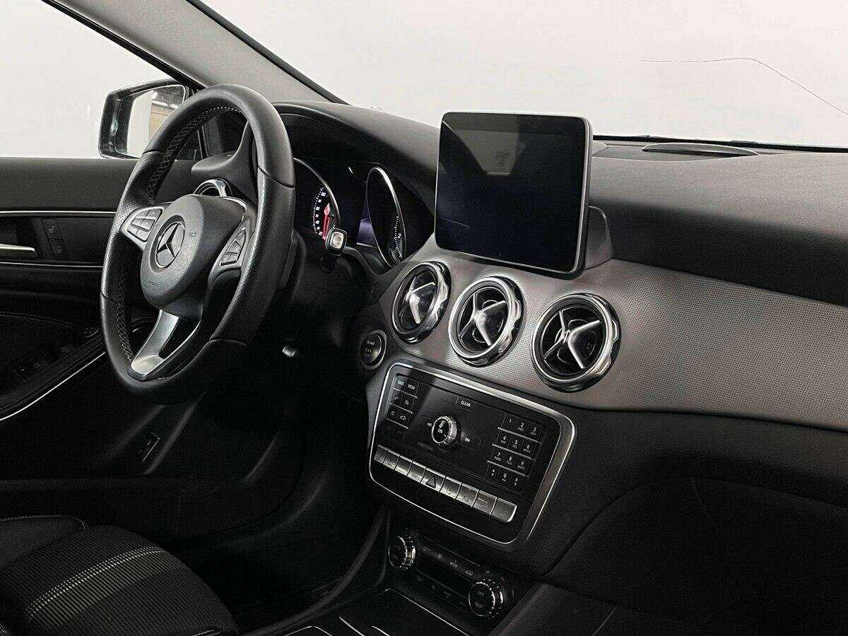 Mercedes-Benz GLA 250, 2017 Фото №8