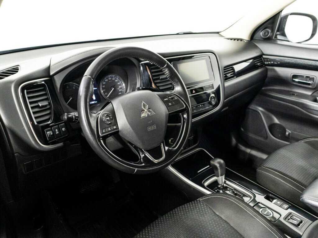 Mitsubishi Outlander, 2018 Фото №11