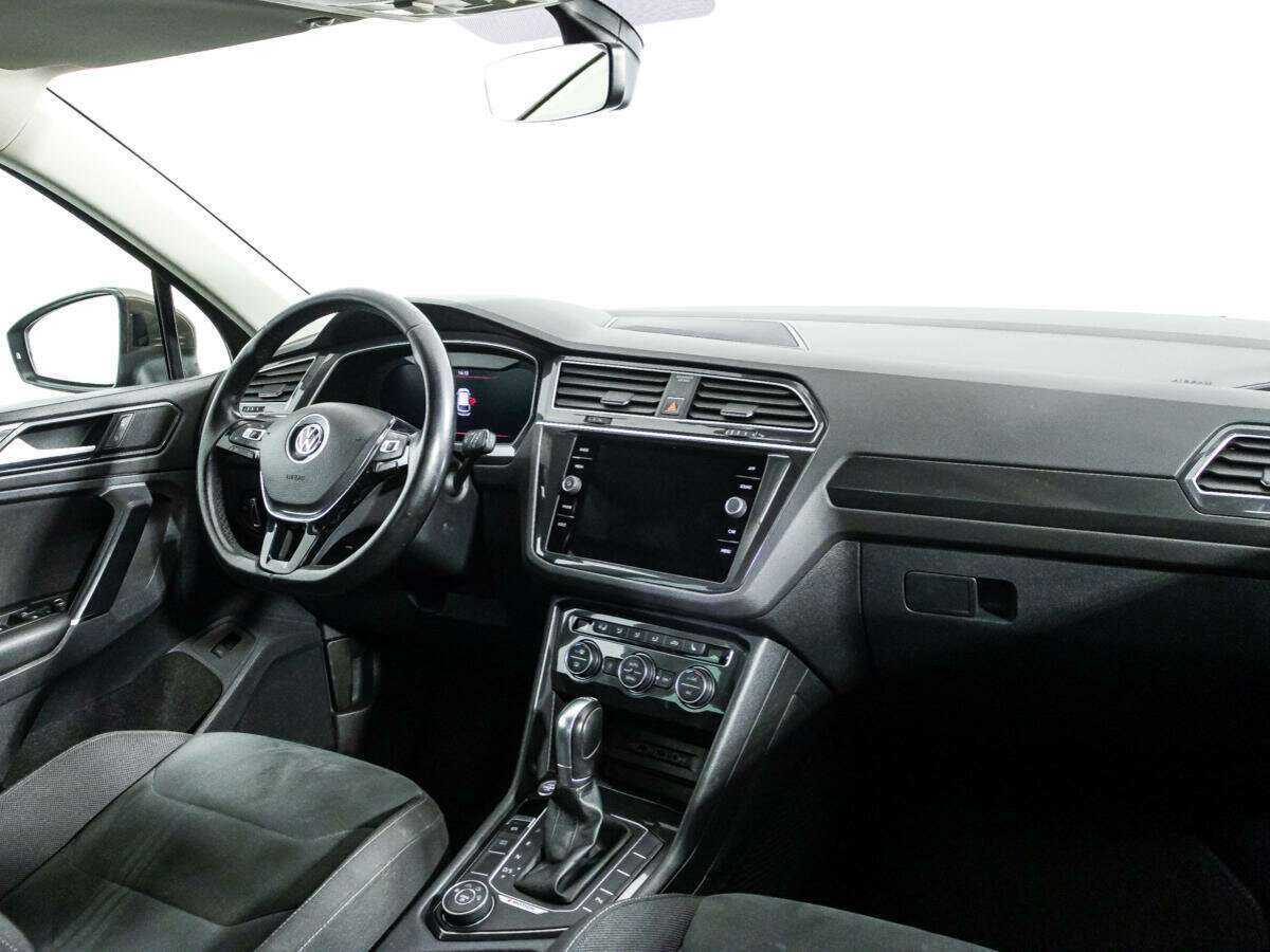 Volkswagen Tiguan, 2018 Фото №9