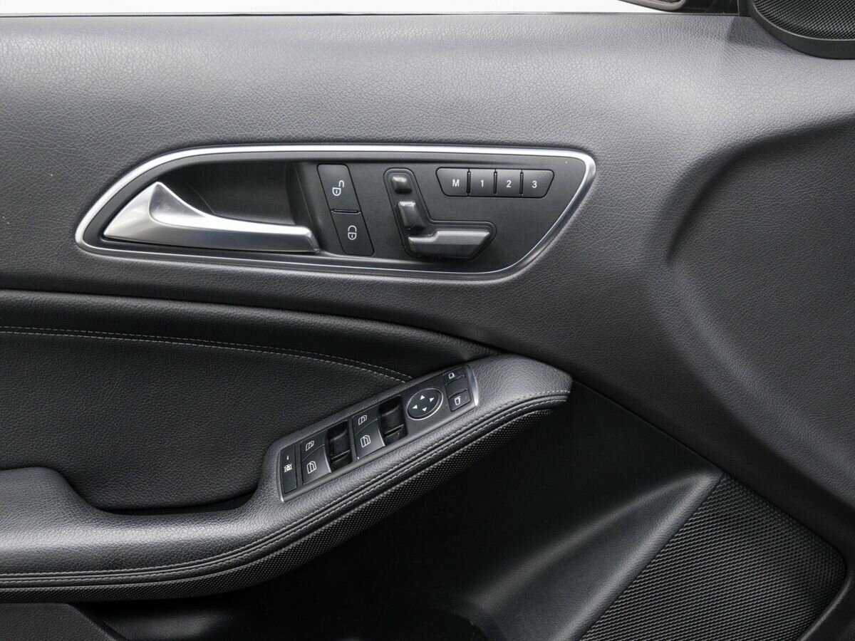 Mercedes-Benz GLA 200, 2014 Фото №16