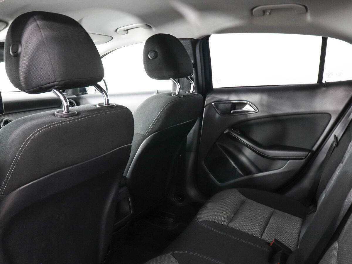 Mercedes-Benz GLA 200, 2019 Фото №12