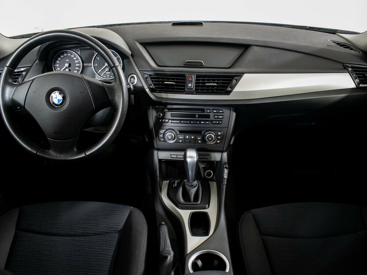 BMW X1 18i I (E84), 2012 Фото №11