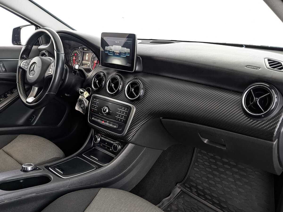 Mercedes-Benz GLA 200, 2018 Фото №13
