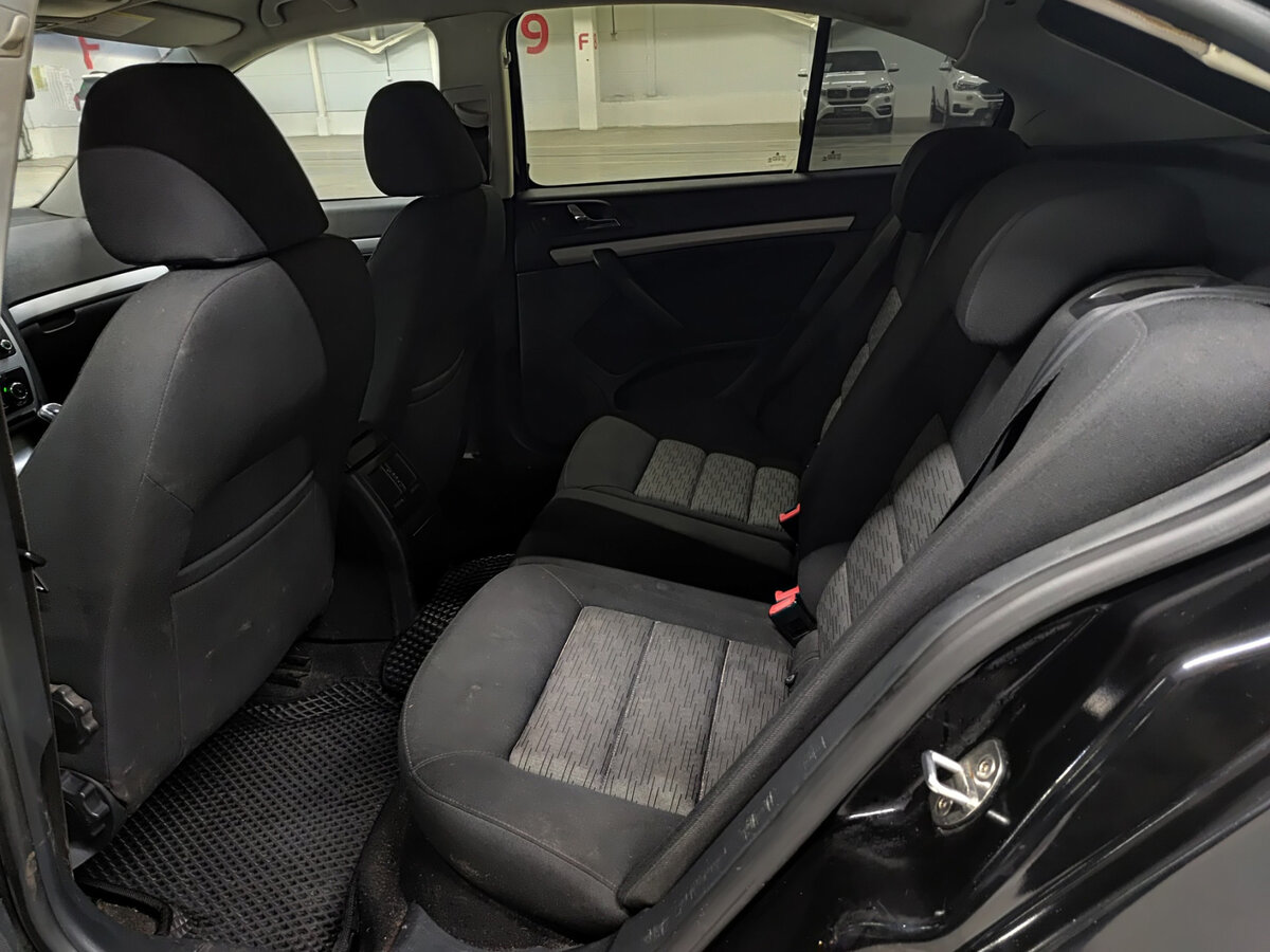 Skoda Octavia II (A5) Рестайлинг, 2013 Фото №11