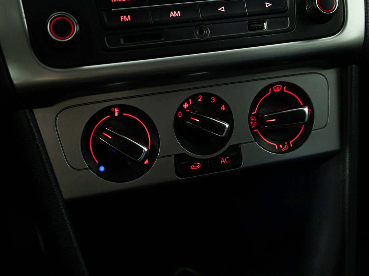 Volkswagen Polo V, 2013 Фото №15