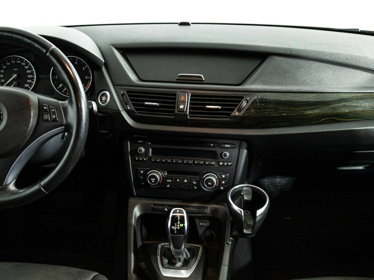 BMW X1 20i I (E84), 2012 Фото №14