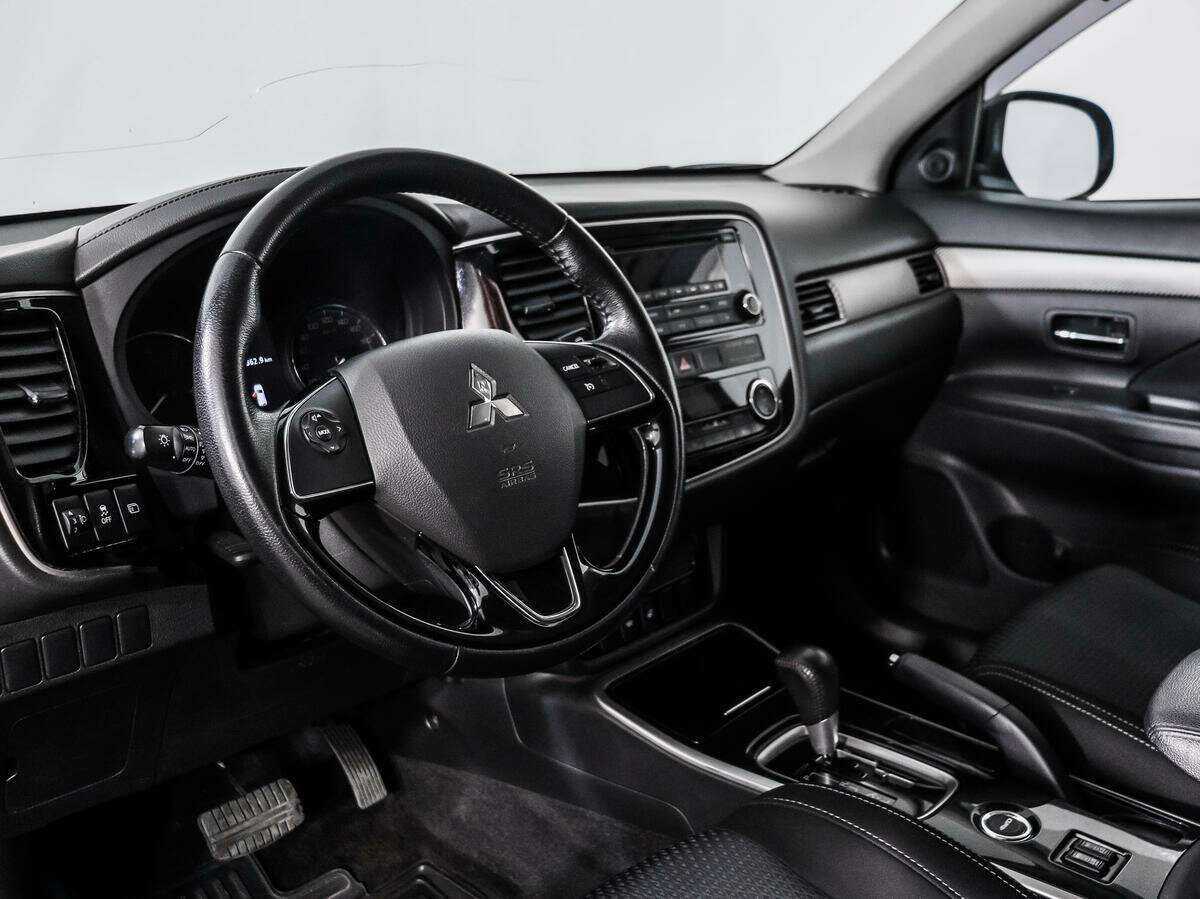 Mitsubishi Outlander, 2018 Фото №8