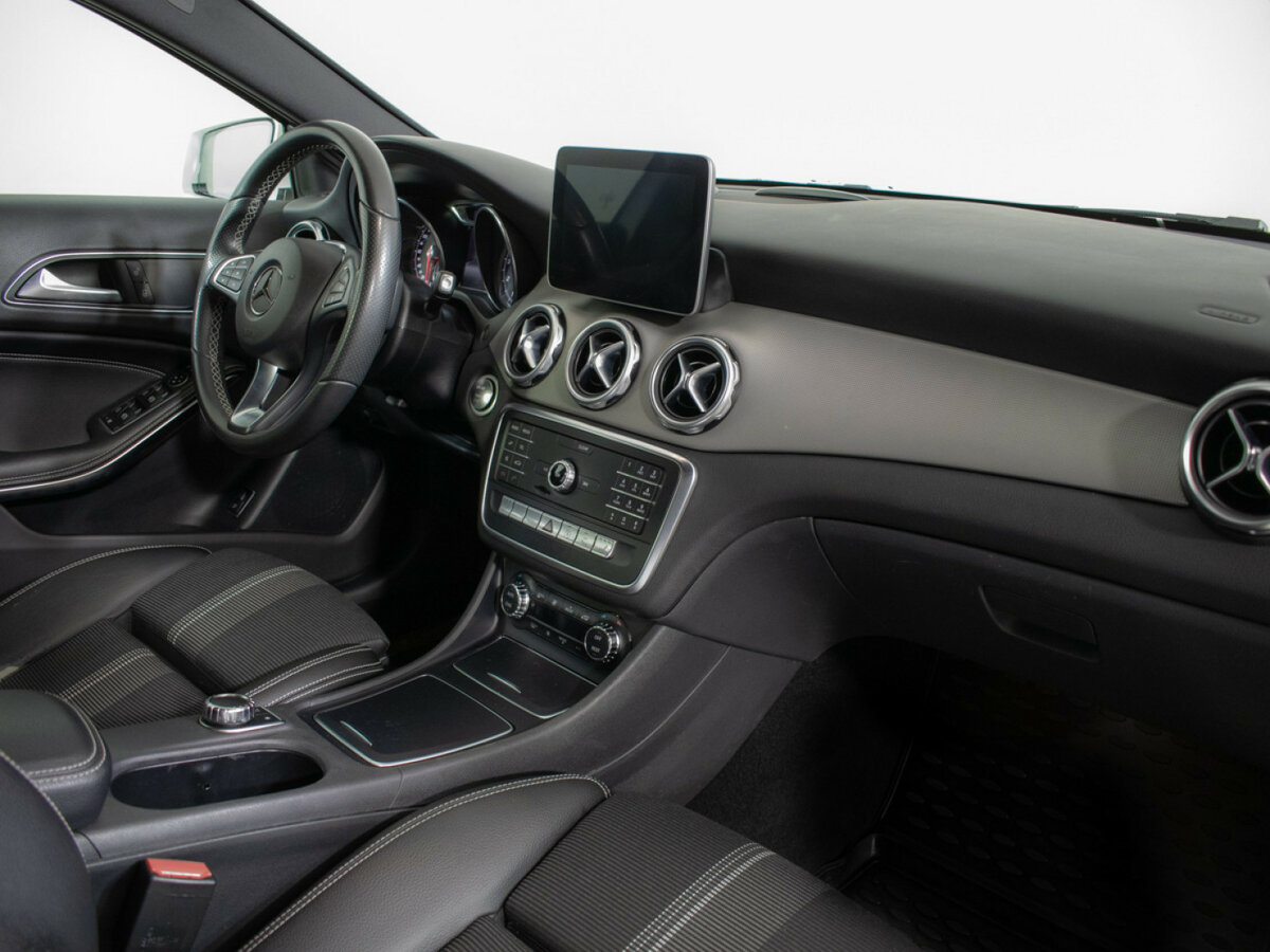 Mercedes-Benz GLA 200 I (X156) Рестайлинг, 2018 Фото №7