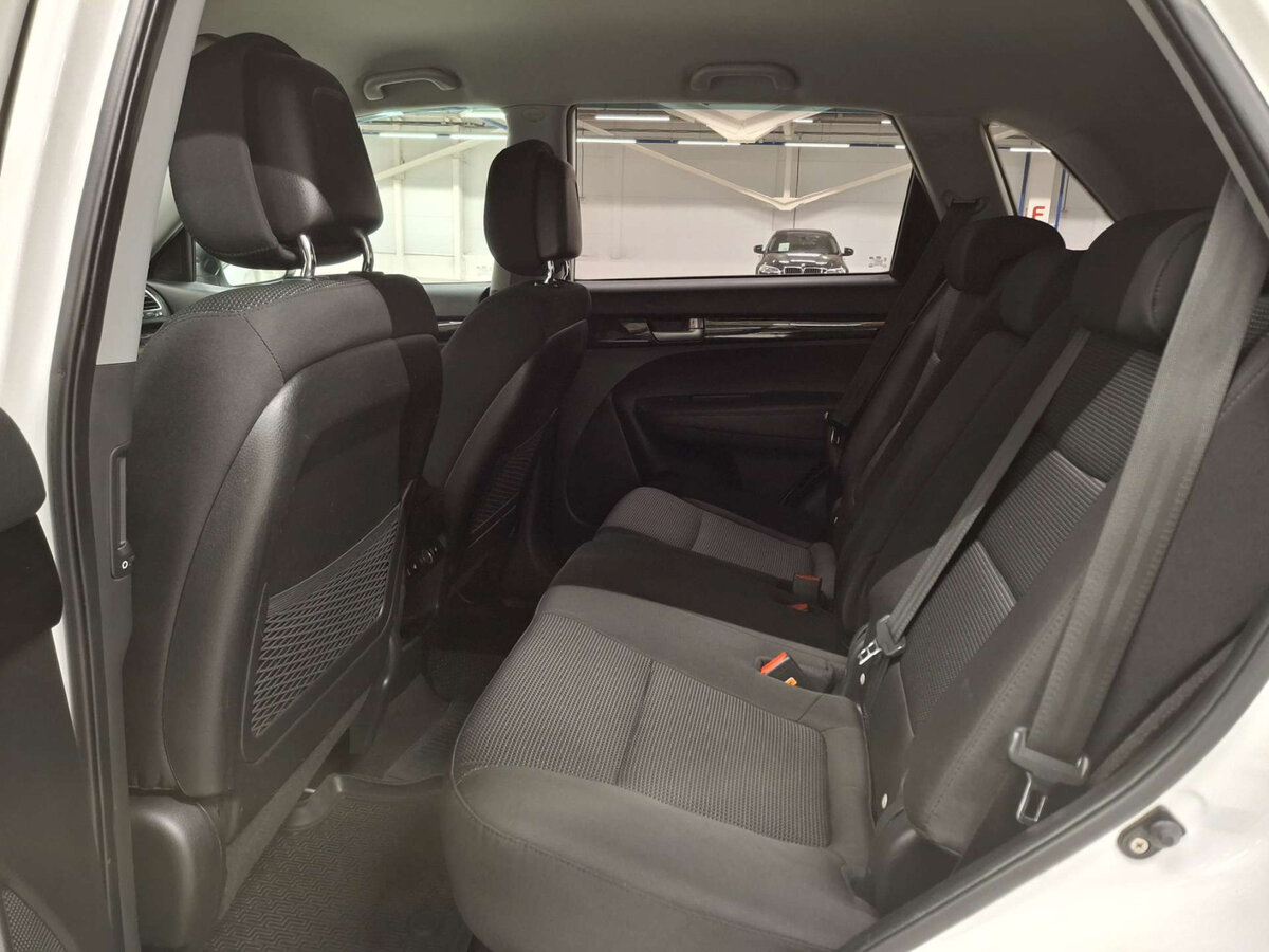 Kia Sorento II Рестайлинг, 2017 Фото №12